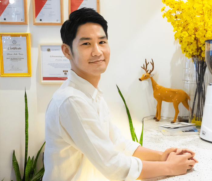 Our manager, Kim Donghwan will help you find a suitabe apartment.