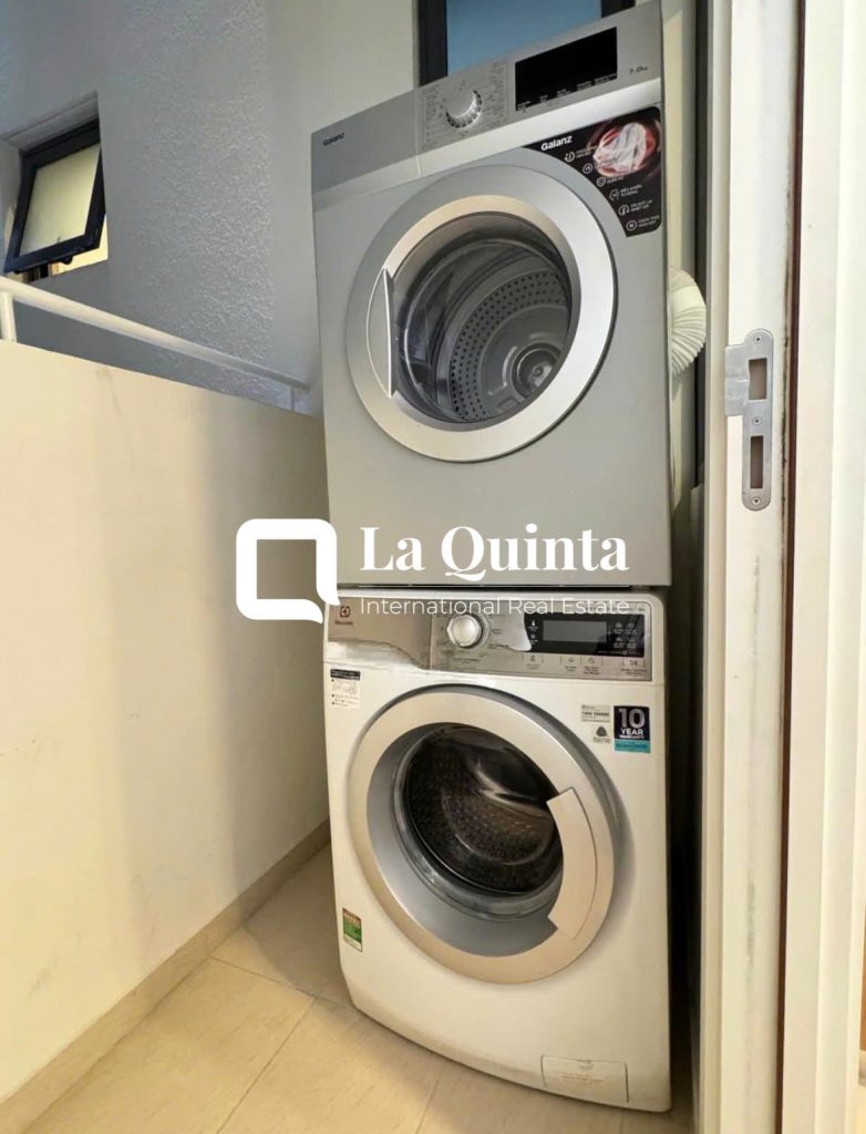 3BR apartment for rent - washing area
