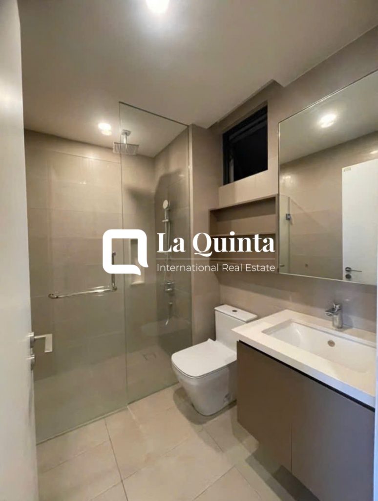 3BR apartment for rent - bathroom 1