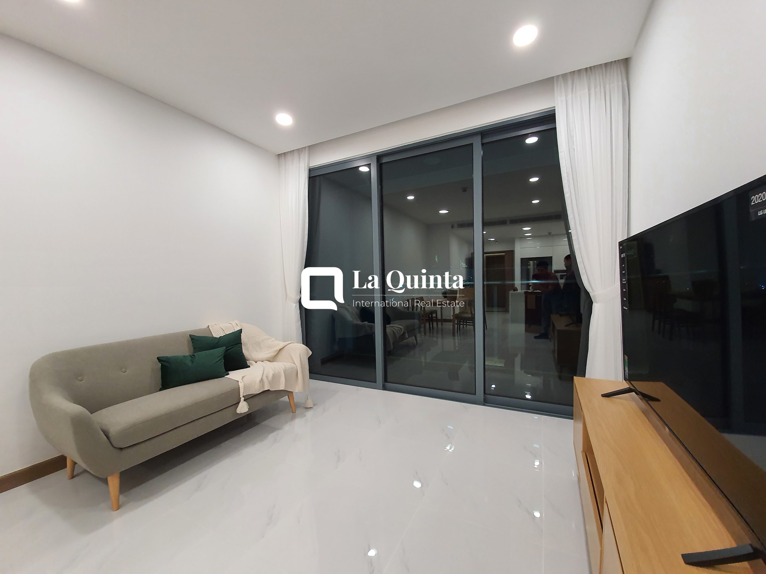 2BR APARTMENT FOR RENT AT SUNWAH PEARL WITH BITEXCO VIEW IN BINH THANH DISTRICT – AVAILABLE NOW
