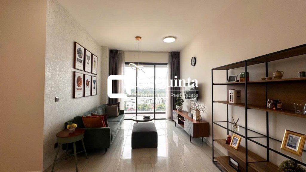 3BR apartment for rent - living room