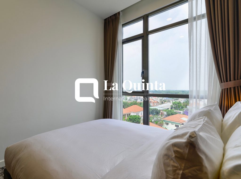  bedroom with view