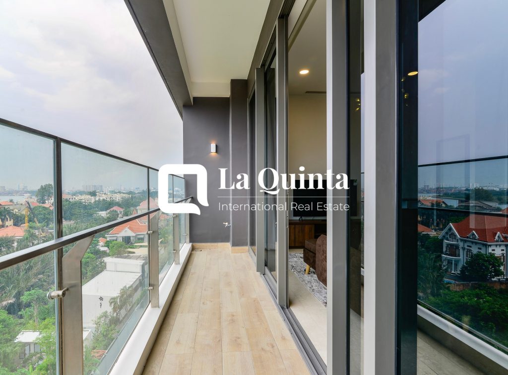 3BR apartment for rent - balcony