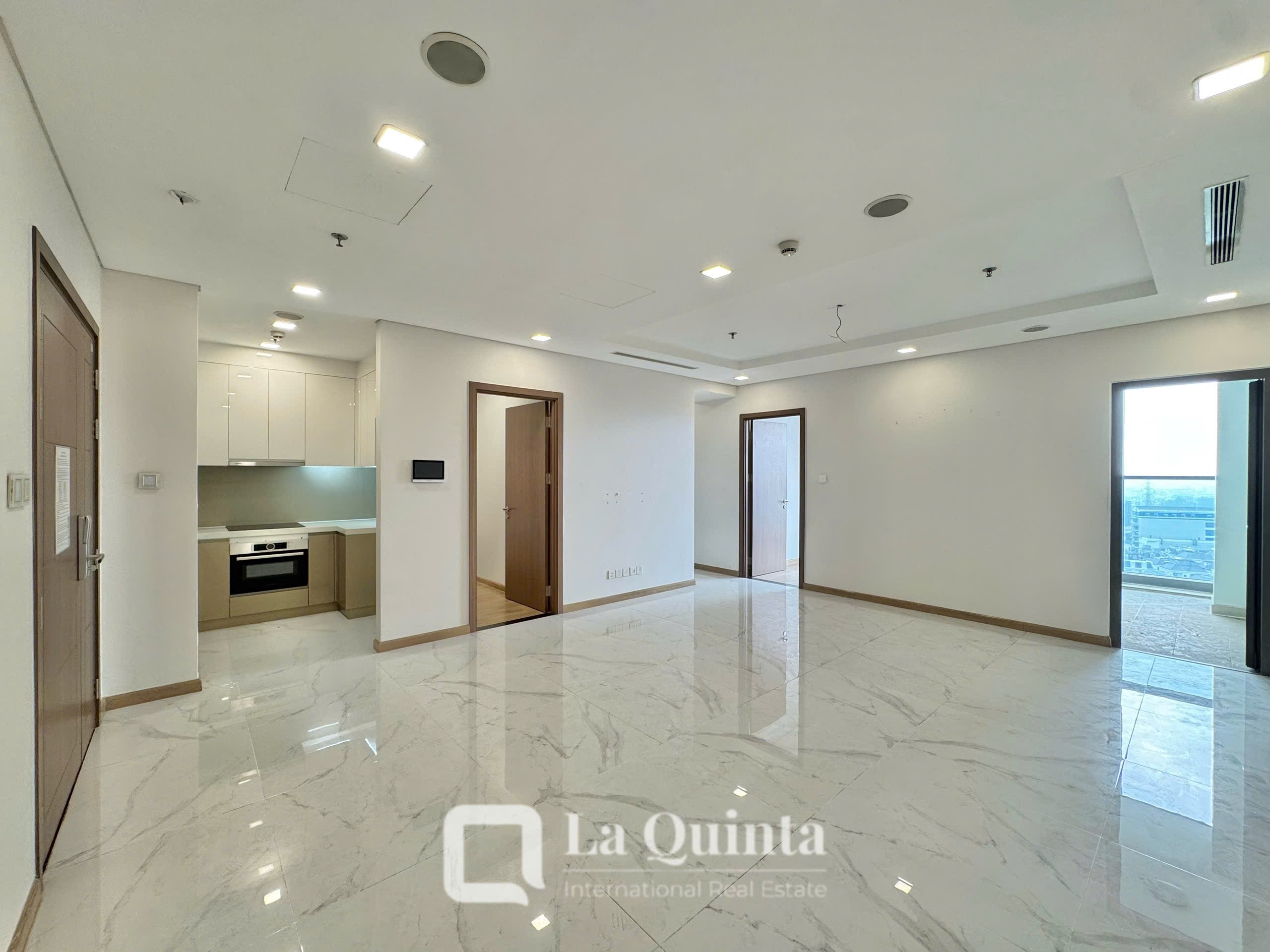 3BR APARTMENT FOR RENT AT VINHOMES CENTRAL PARK WITH RIVER & CITY VIEW IN BINH THANH DISTRICT – AVAILABLE NOW