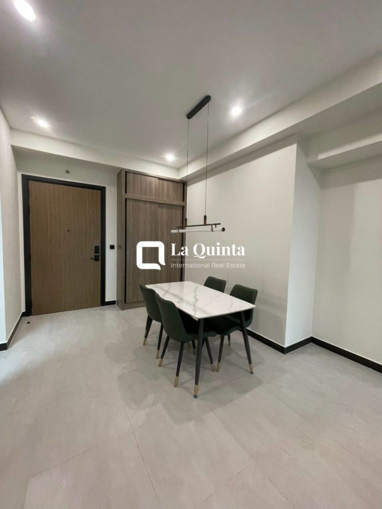Apartment for rent in District 4 - dining table