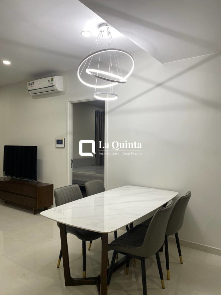 unit for lease - dining table