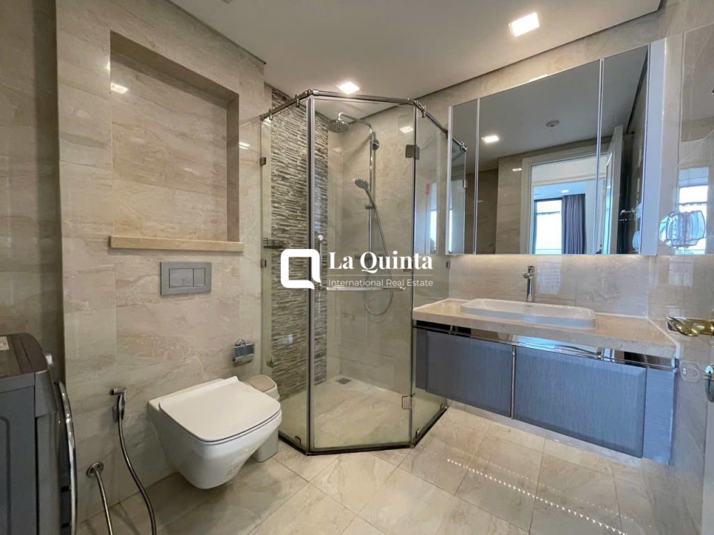 1 bedroom apartment for rent - the bathroom