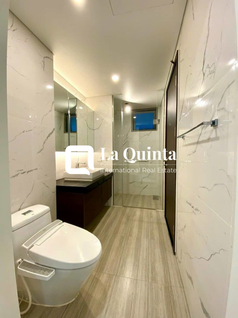 the apartment for rent - bathroom