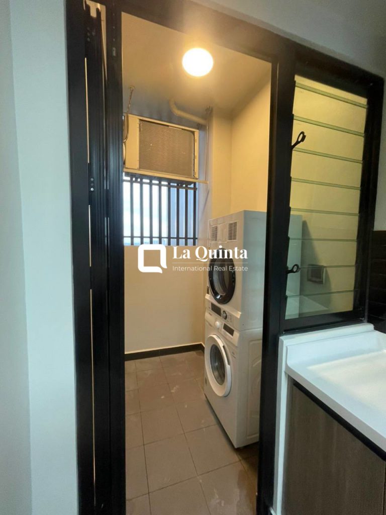 Apartment for rent in District 4 - washing area