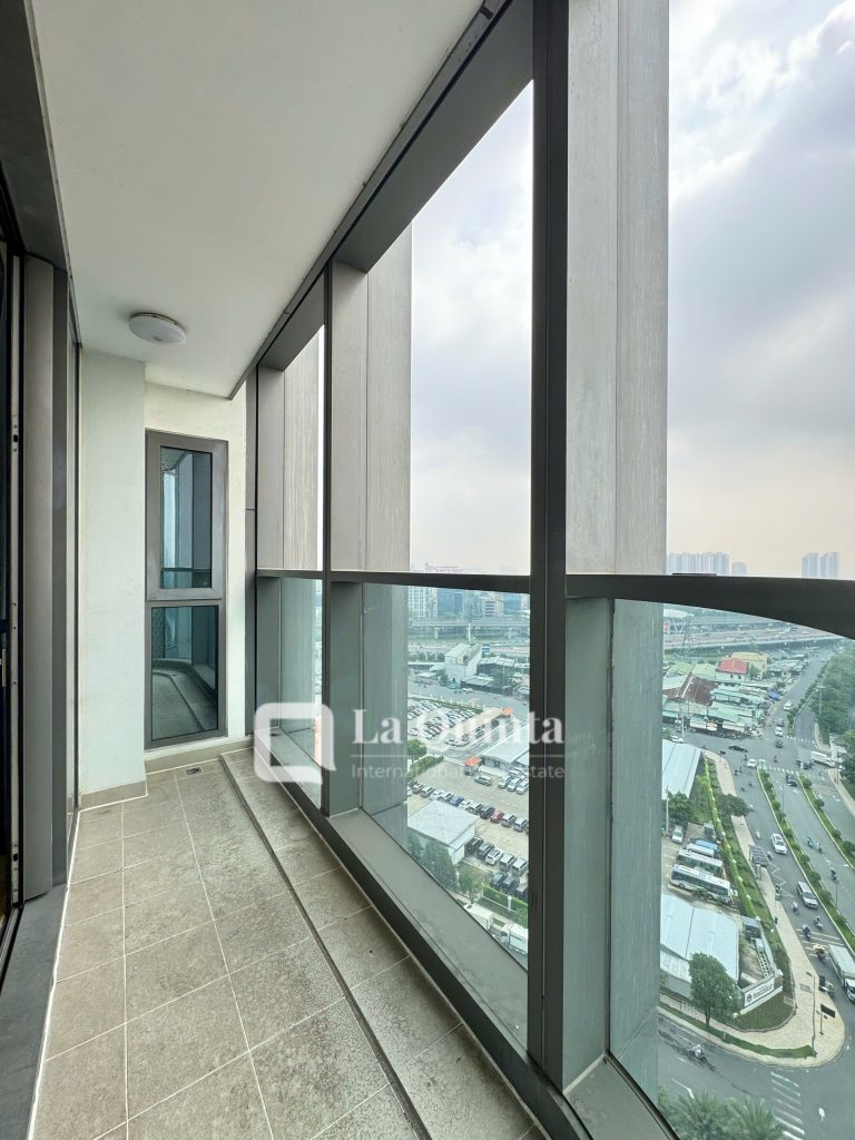 Vinhomes Central Park 3 bedroom apartment for sale view 2

