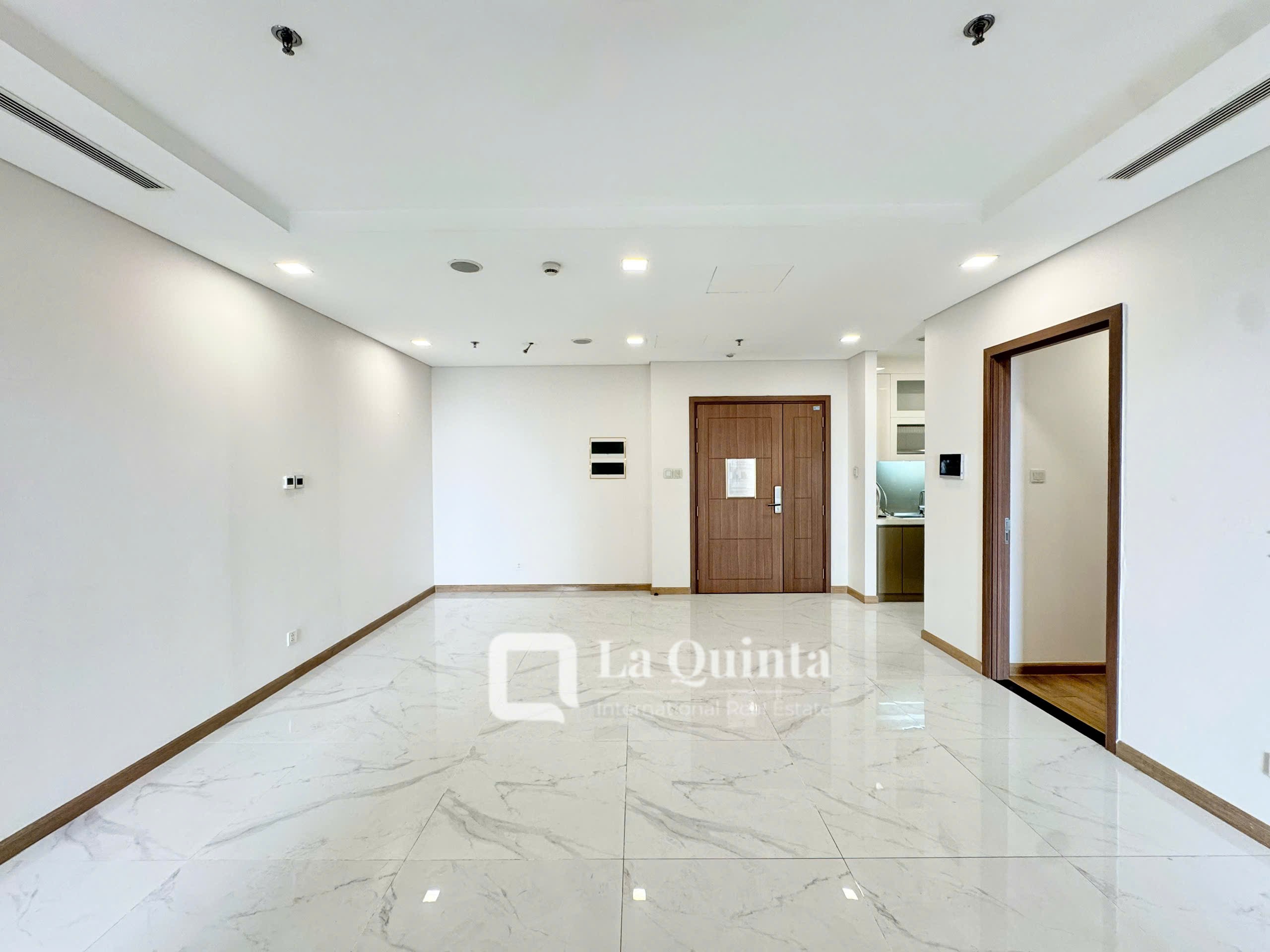 VINHOME CENTRAL PARK – 03 BEDROOM APARTMENT IN LANDMARK 81 BUILDING AT 19.5 BILLION VND