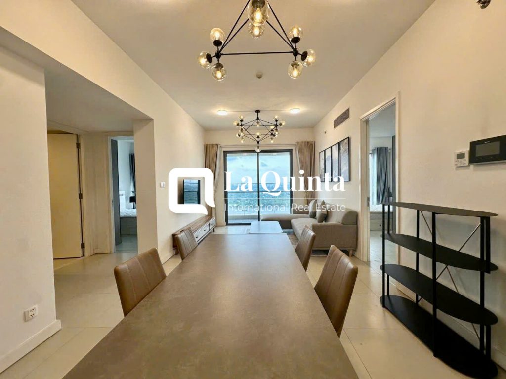 apartment for rent - dining table