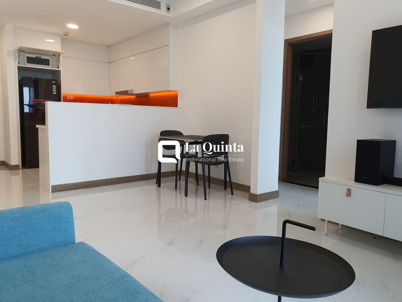 1BR APARTMENT FOR RENT AT SUNWAH PEARL WITH CITY VIEW IN BINH THANH DISTRICT – AVAILABLE FROM 20th NOVEMBER 2025