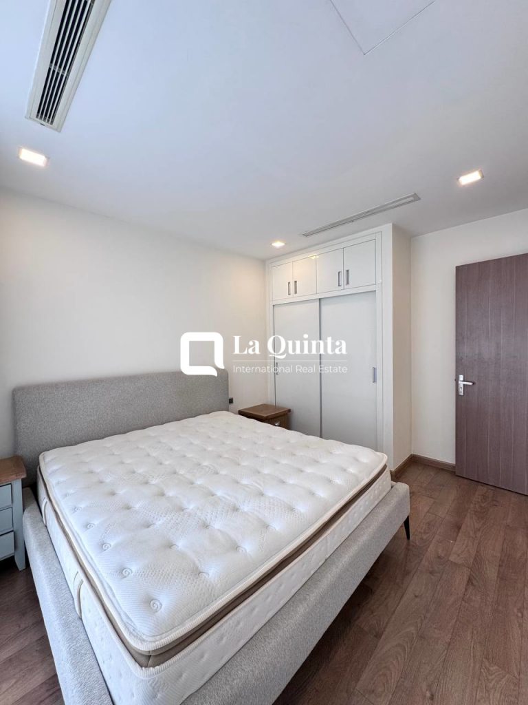 Vinhomes Golden River apartment bedroom 2