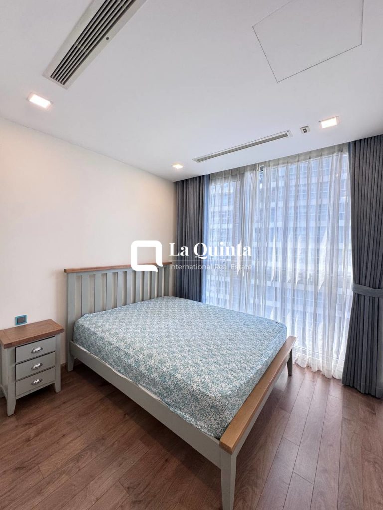 Vinhomes Golden River apartment bedroom 3