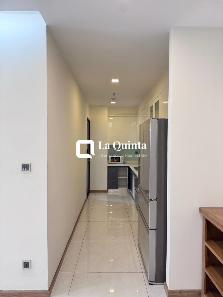Vinhomes Golden River apartment kitchen