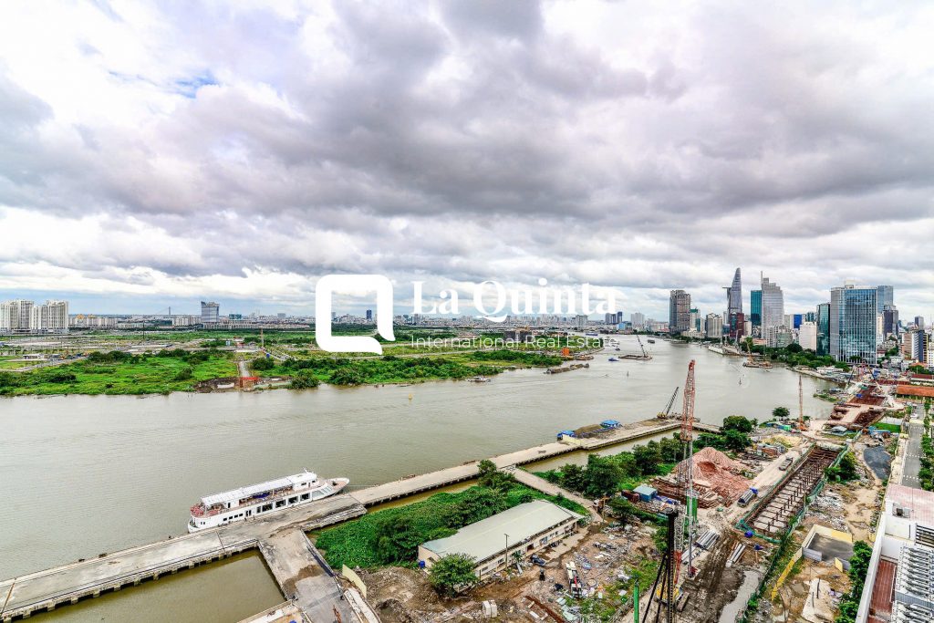 3-BEDROOM APARTMENT AT VINHOMES GOLDEN RIVER View