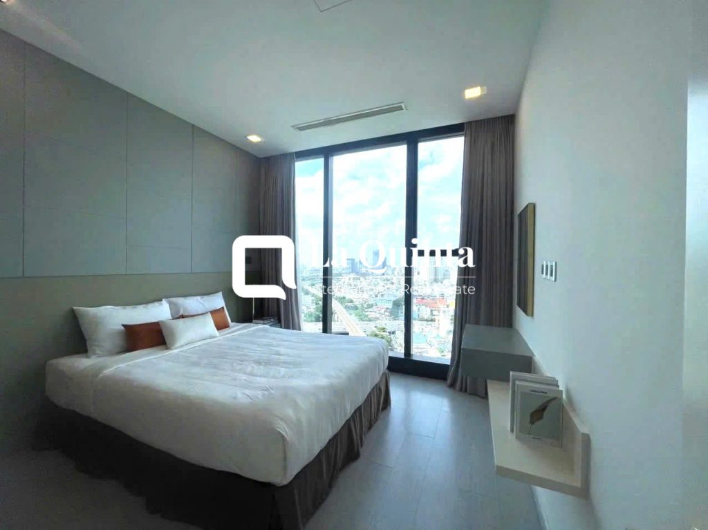 3-BEDROOM APARTMENT AT VINHOMES GOLDEN RIVER Bedroom 3