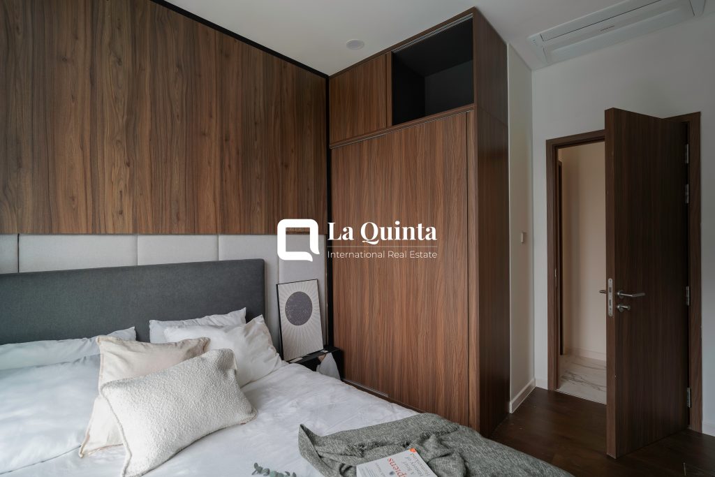The Galleria - The Metropole apartment bedroom