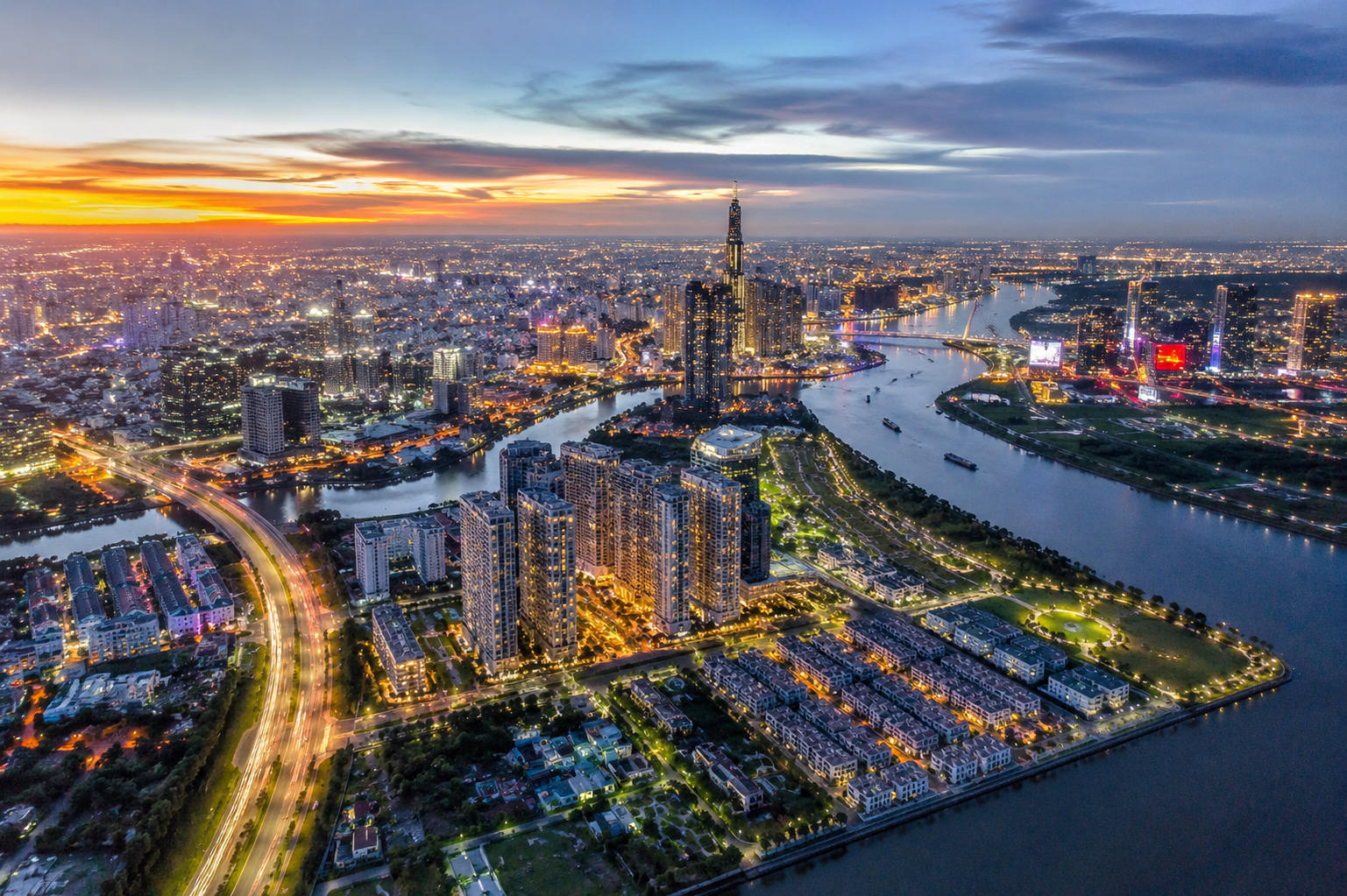 Real Estate M&A HCM 2026: Institutional Cash Flow Returns