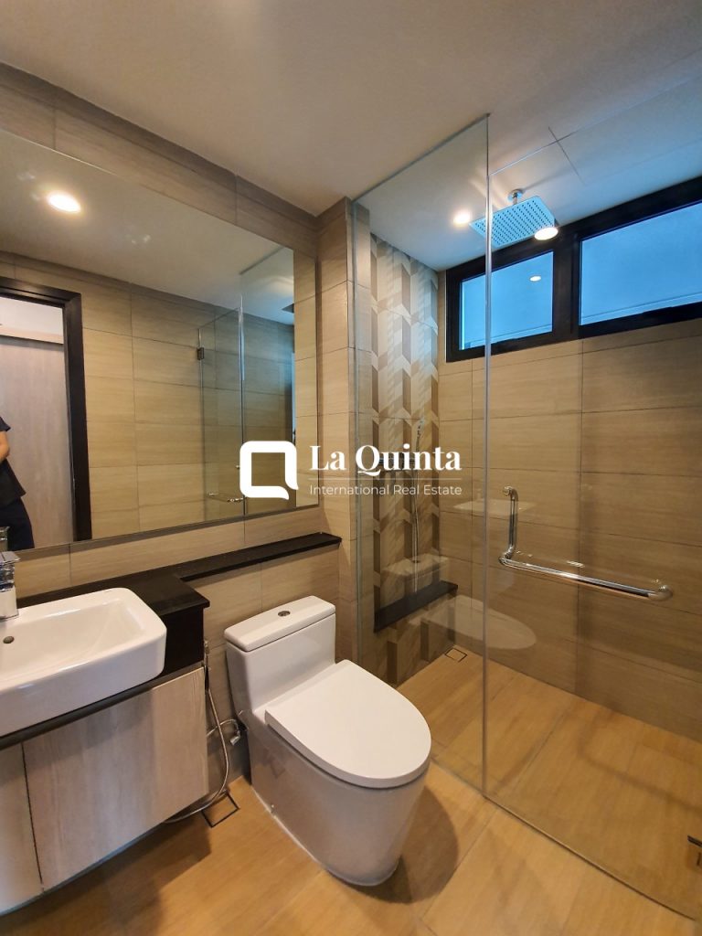 2- BEDROOM APARTMENT AT FELIZ EN VISTA bathroom