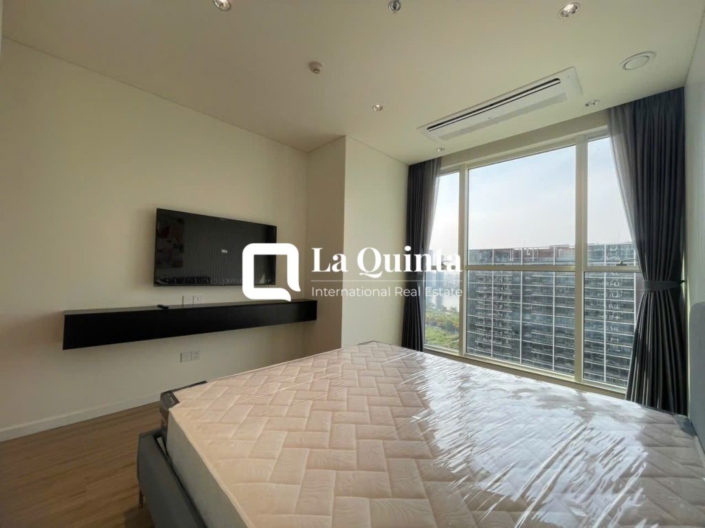 2-bedroom apartment the zeit river bedroom 1