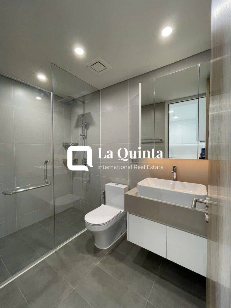 2-bedroom apartment the zeit river bathroom