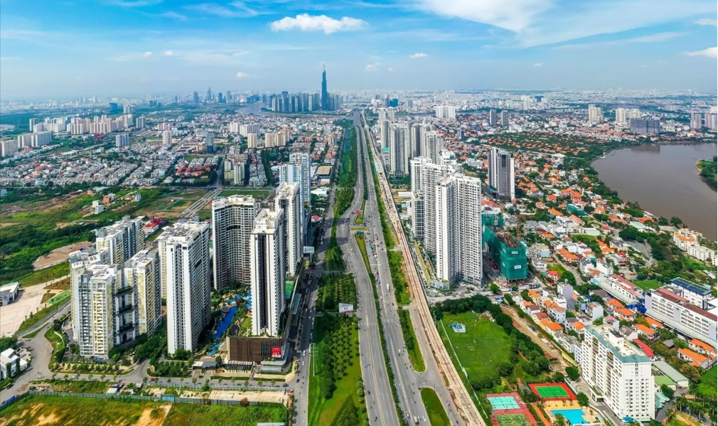 AI Real Estate Vietnam: How Investors Search Smarter 