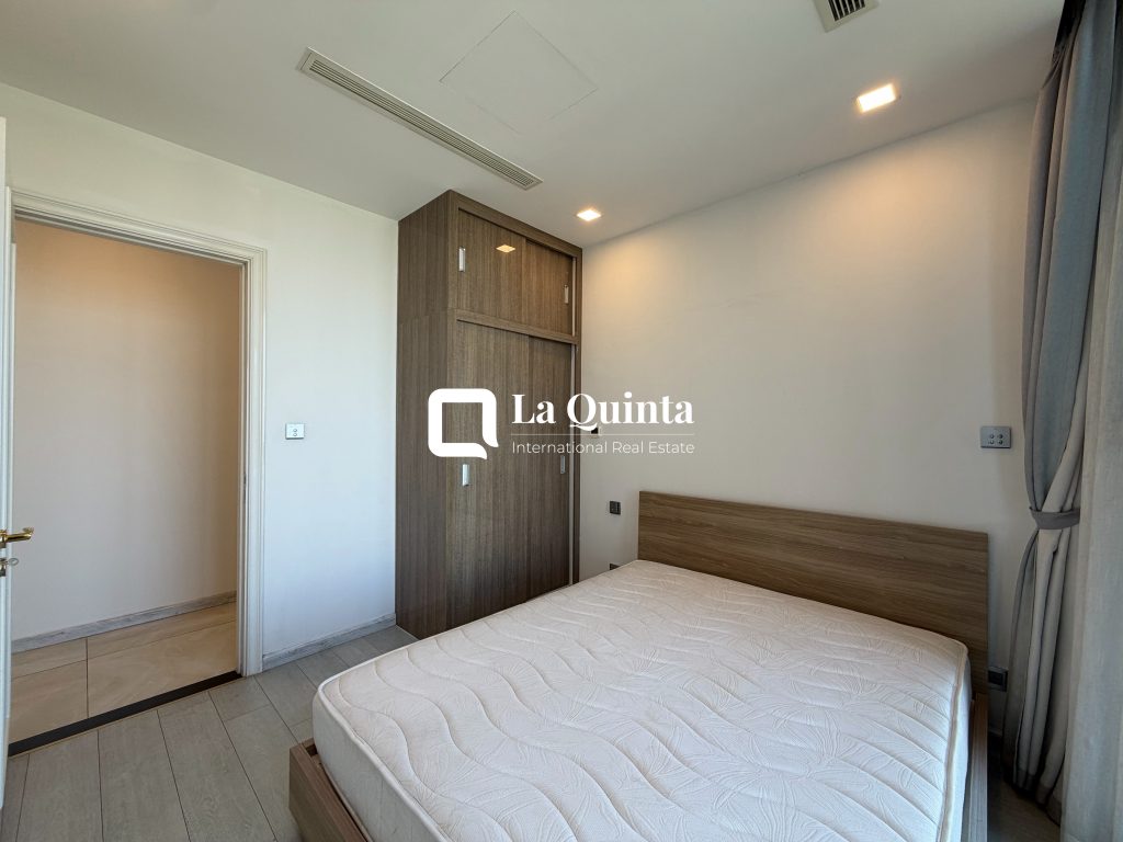2BR Apartment Vinhomes Golden River bedroom 1