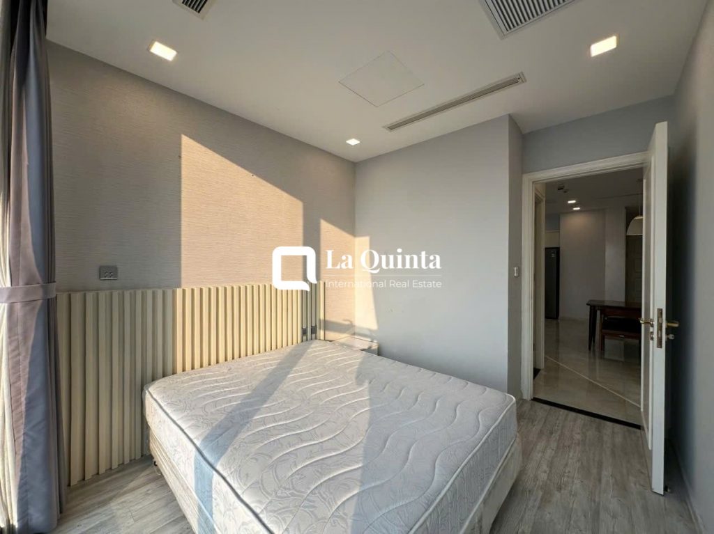 Apartment Vinhomes Golden River small bedroom