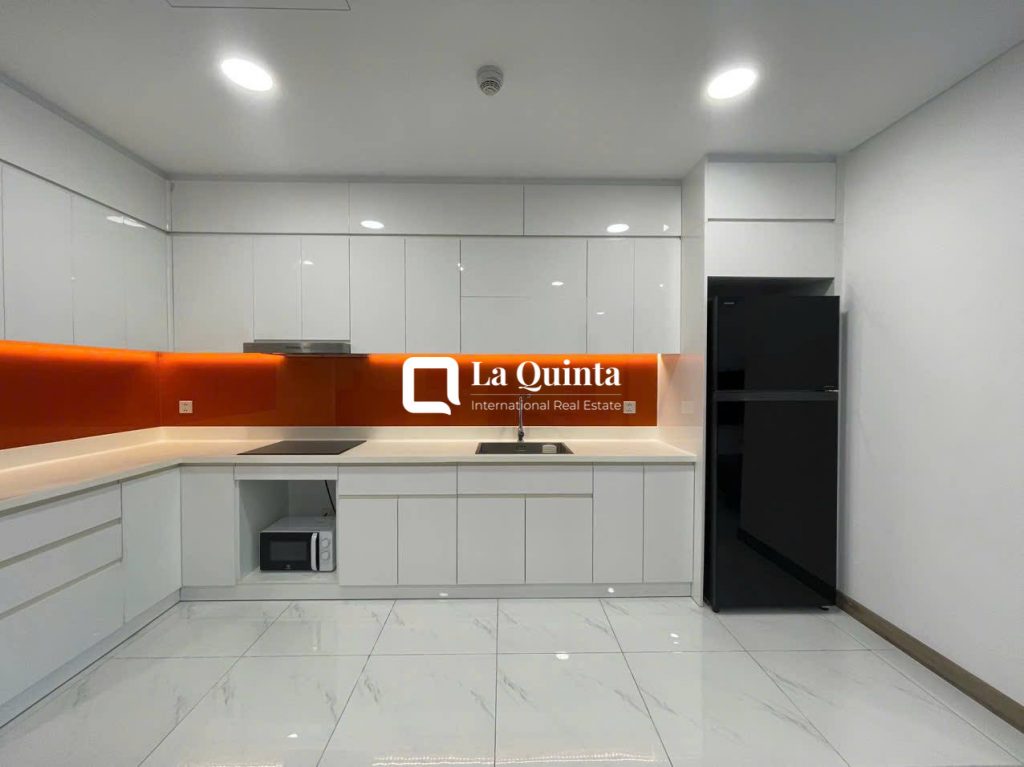 1BR Sunwah Pearl Apartment kitchen
