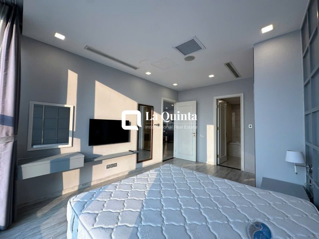 Apartment Vinhomes Golden River master bedroom