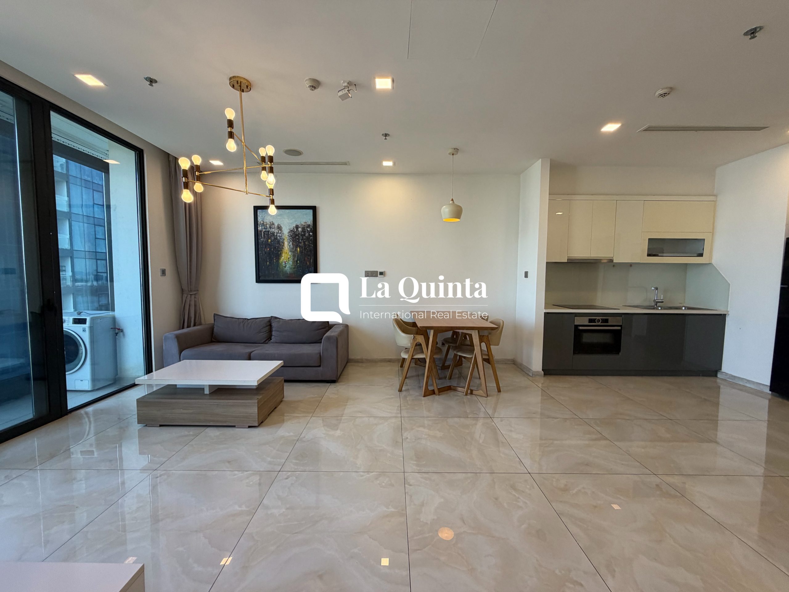 [AVAILABLE] 2BR APARTMENT VINHOMES GOLDEN RIVER FOR RENT WITH CITY VIEW – DISTRICT 1