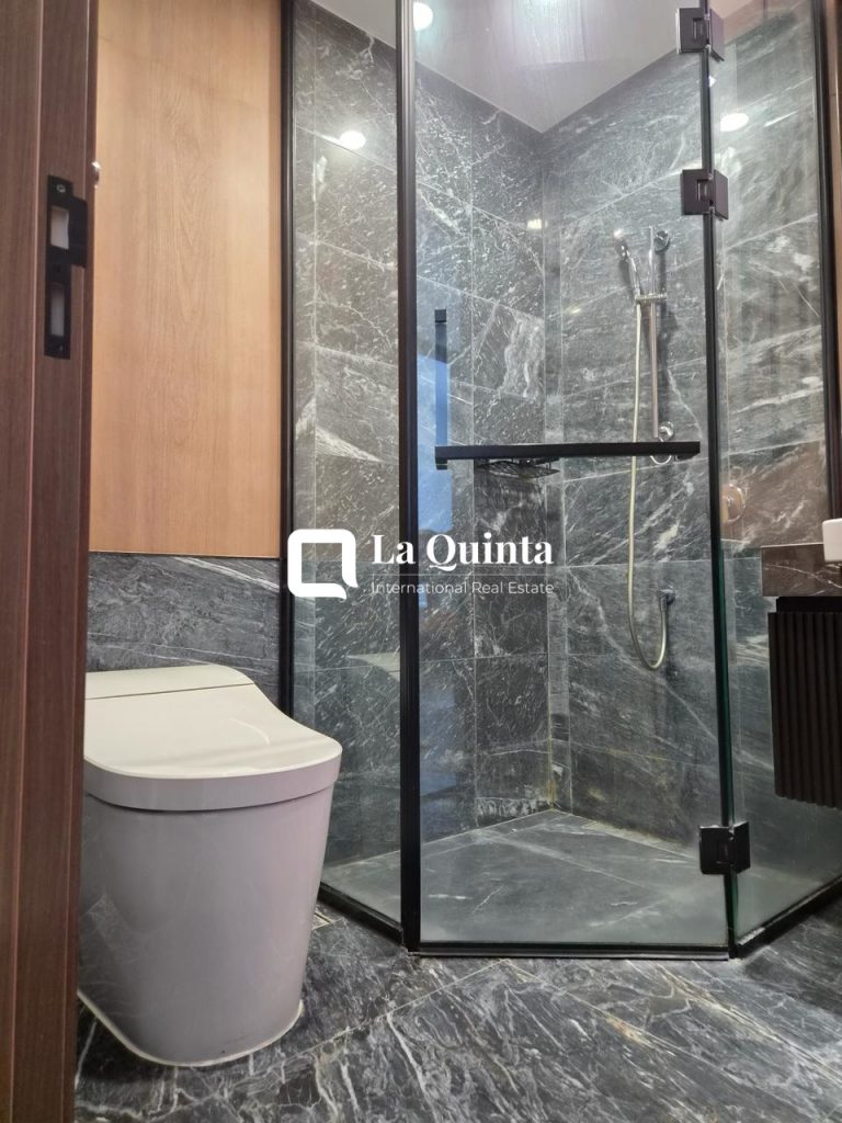 3BR Lumiere Riverside bathroom