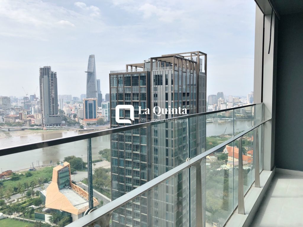3BR apartment at Empire City 