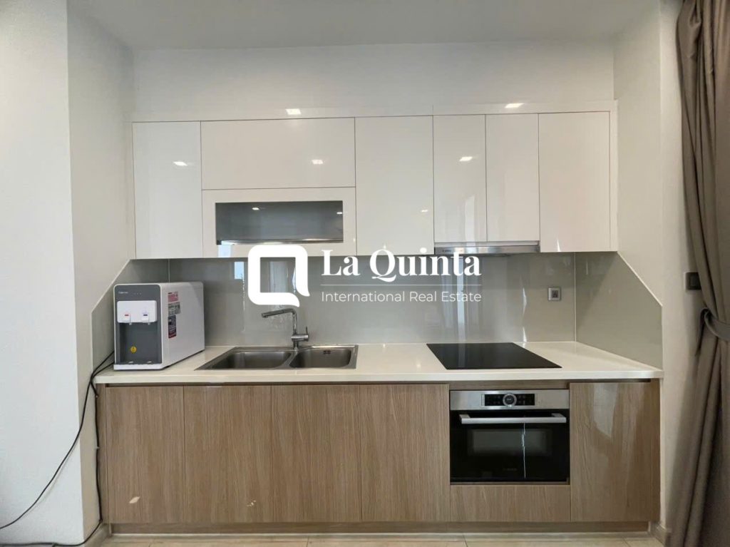 3BR Apartment at Vinhomes Golden River kitchen