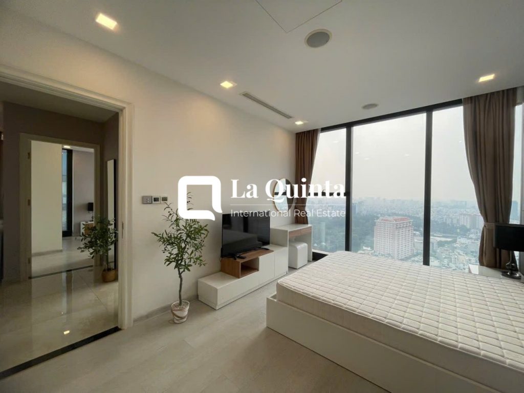 3BR Apartment at Vinhomes Golden River bedroom