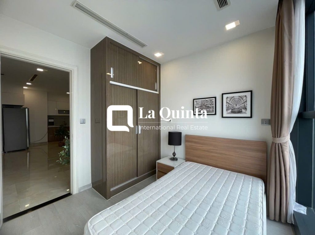3BR Apartment at Vinhomes Golden River small bedroom
