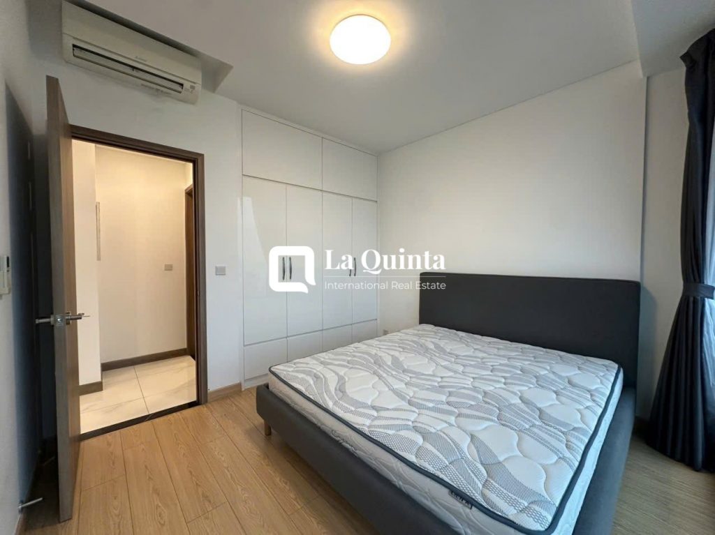 1-bedroom Sunwah Pearl apartment bedroom
